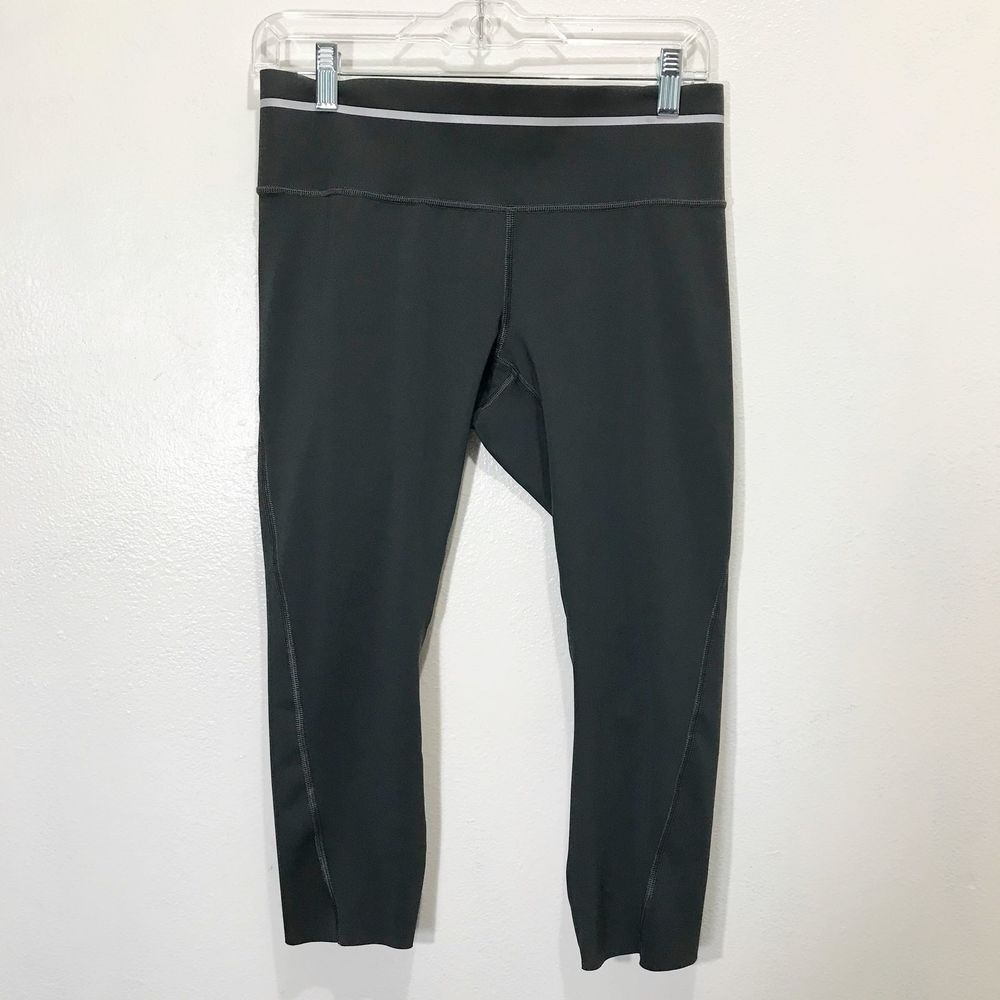 Athleta Gray Capri Crop Athletic Leggings